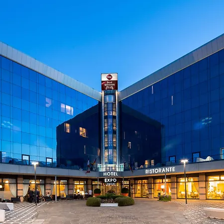 Western Expo Hotel 4*